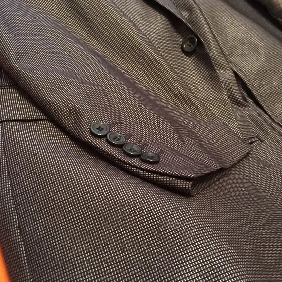 💫 $200 FIRM UNLESS BUNDLED *** SUPER SLEEK CHARCOAL SLIM FIT SUIT💫