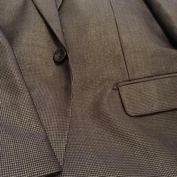 💫 $200 FIRM UNLESS BUNDLED *** SUPER SLEEK CHARCOAL SLIM FIT SUIT💫