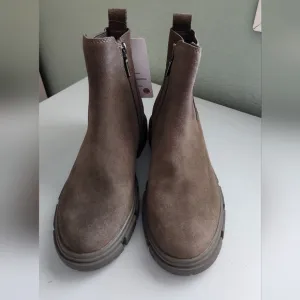 🌸 Aqua College Womens Suede Waterproof Chelsea Boots 6.5M