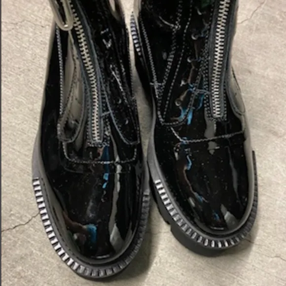 🆕 Aquatalia Patent Ankle Boots Middle Sip
