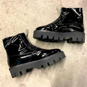 🆕 Aquatalia Patent Ankle Boots Middle Sip