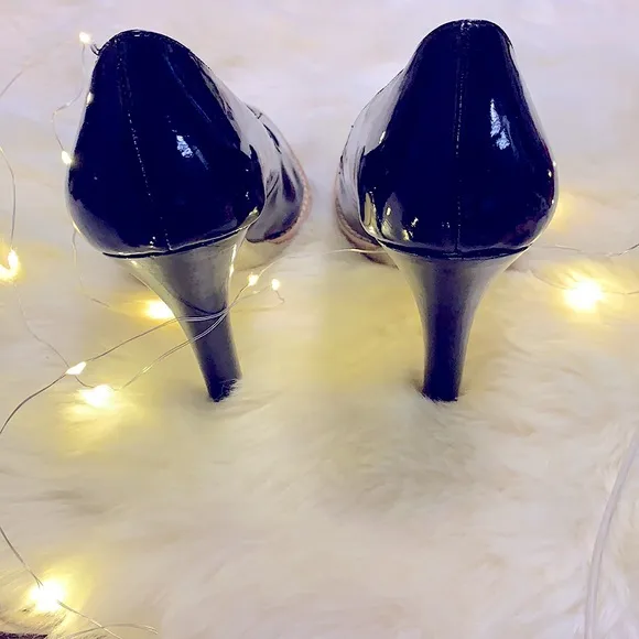 » Chinese Laundry « Sexy Black Patent Leather Pumps, Round-Toe Rubber Soles, 9M