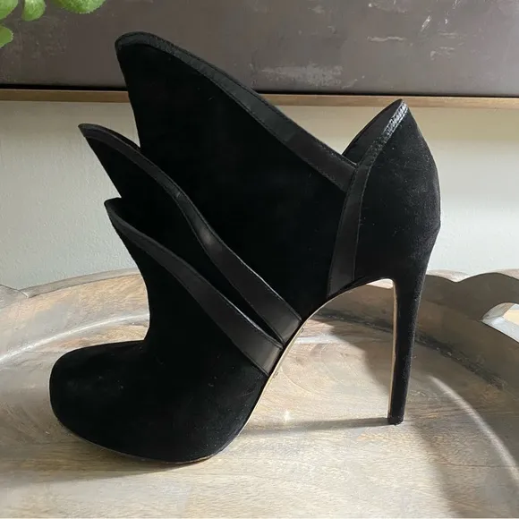 ♣️ Lady Gaga Vibes ♠️ Alejandro Ingelmo Black Suede Heels (6/36.5) Vero Cuoio