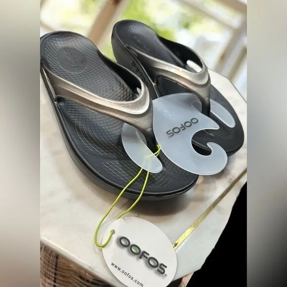 🔥 OOFOS OOLALA Luxe Recovery Calypso Sandal Fipflop Size 6 EU 37