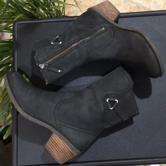 🌺 TEVA Foxy Mid Leather Boots