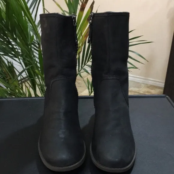 🌺 TEVA Foxy Mid Leather Boots