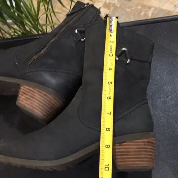 🌺 TEVA Foxy Mid Leather Boots