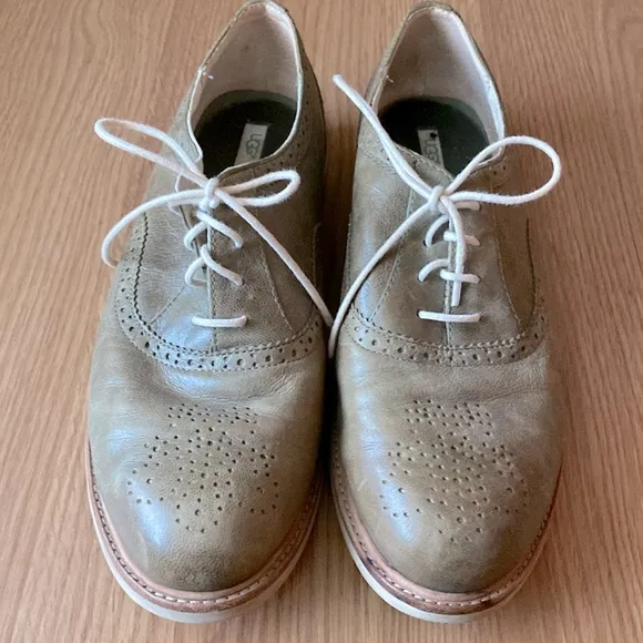 ❤️ UGG Australia Caelyn Oxford Shoes Size 9