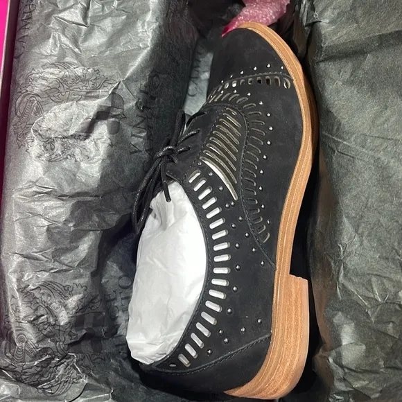 🎁 Vince Camuto Ballari Studded Oxford Shoes
