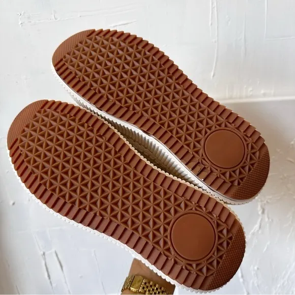 110. New Boutique Vanilla Pearl Sneaker in Vanilla Multiple Sizes