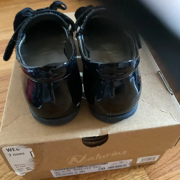 2 girls shoes size 29 geox sneaker and naturino mary jane