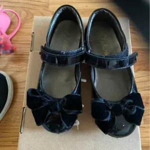 2 girls shoes size 29 geox sneaker and naturino mary jane