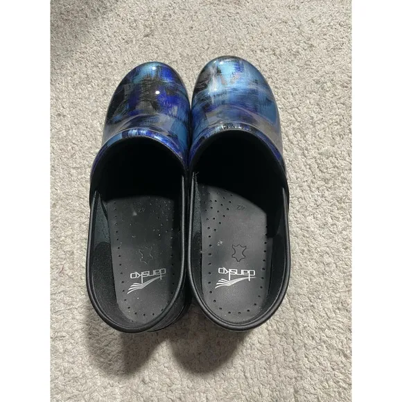 3156 Dansko Clogs Womens 11.5 EU 42 Professional Shoes Blue Brush Patent Leather