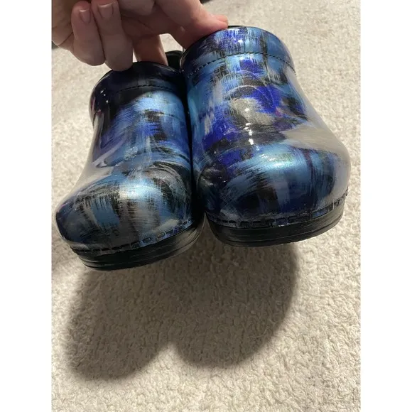 3156 Dansko Clogs Womens 11.5 EU 42 Professional Shoes Blue Brush Patent Leather
