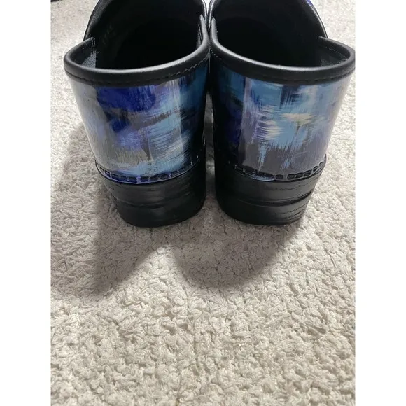 3156 Dansko Clogs Womens 11.5 EU 42 Professional Shoes Blue Brush Patent Leather