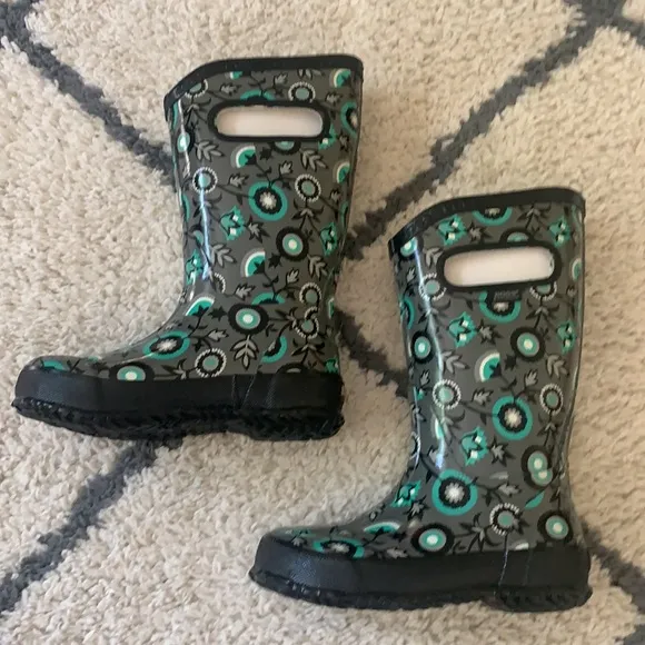 75. New BOGS Kid’s Floral Waterproof Rain Boots