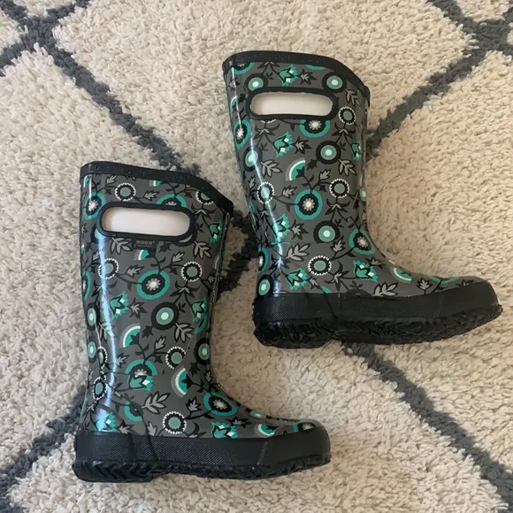 75. New BOGS Kid’s Floral Waterproof Rain Boots