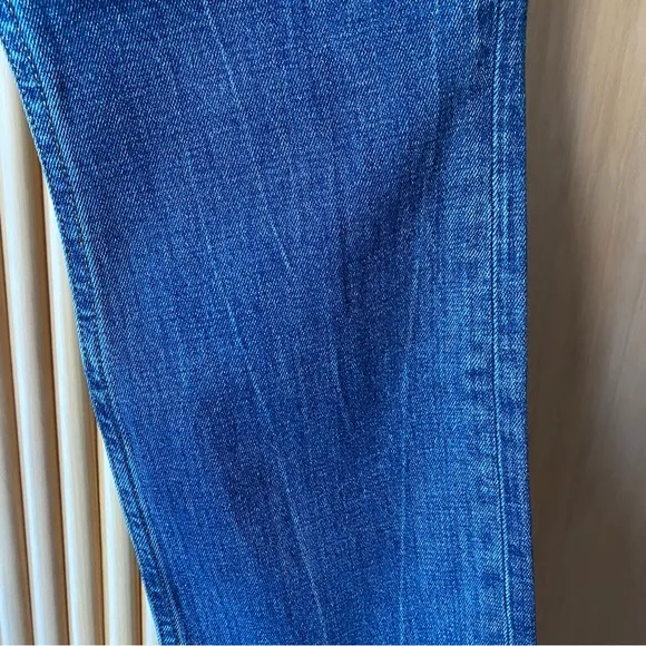 Abercrombie &amp; Fitch Curve Love Ultra High Rise 90s Slim Straight Jean indigo