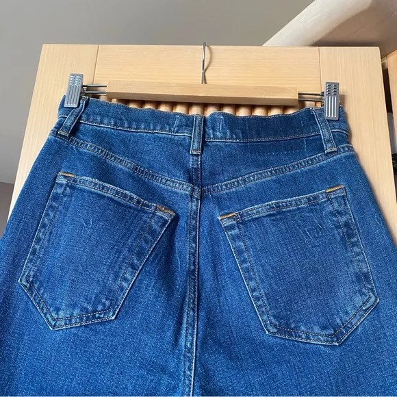 Abercrombie &amp; Fitch Curve Love Ultra High Rise 90s Slim Straight Jean indigo