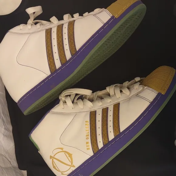 Addidas New Orleans Hi-Top White Leather Basketball Sneakers/Gym Shoes