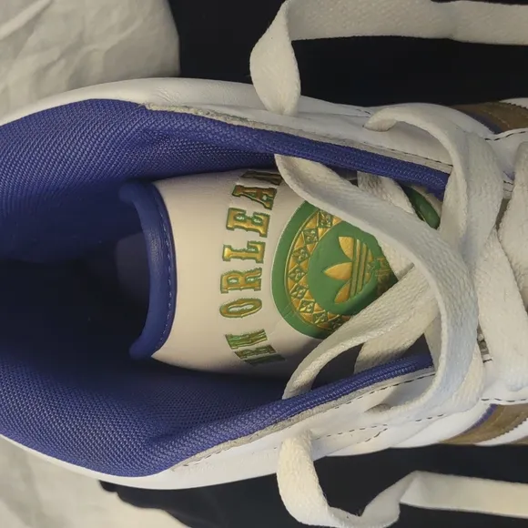 Addidas New Orleans Hi-Top White Leather Basketball Sneakers/Gym Shoes