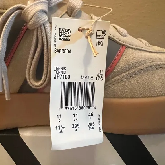 Adidas Barreda Sneaker-Size 11.5