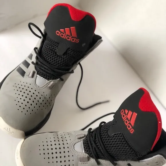 Adidas Boy’s cross 2016 mid-top basketball shoes