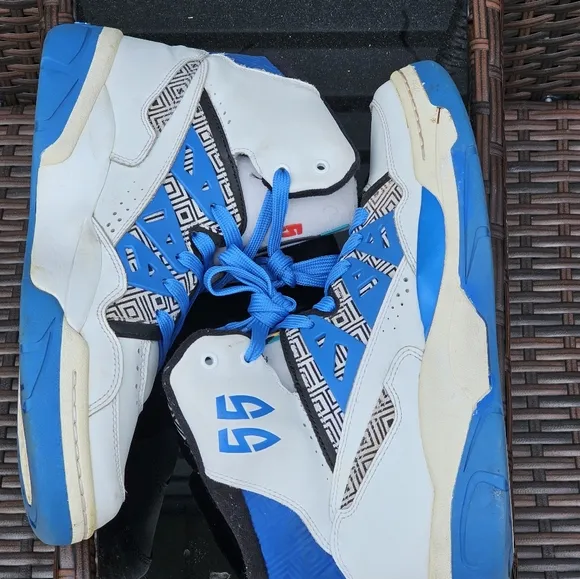 Adidas Dikembe Mutombo White Blue Black Basketball Shoes - G99903 Men's Size 11