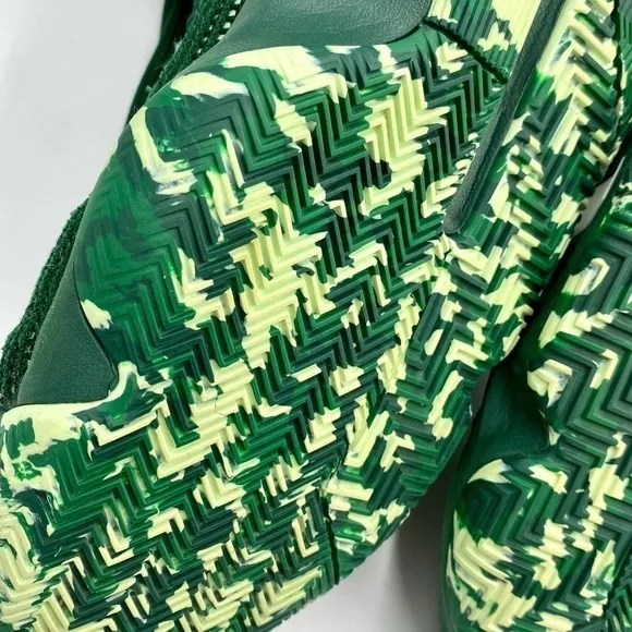 Adidas mens Green Pro Bounce 2019 Basketball sneakers  Size 7 ART G26168 wom 8.5