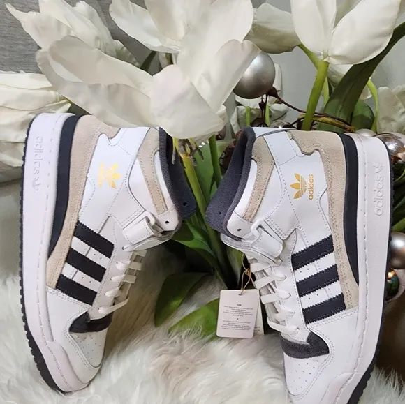 adidas Originals  Forum Mid Sneaker Mens7.5/Women8.5 new