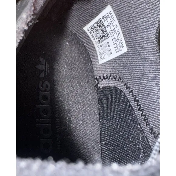 Adidas Originals NMD V3 Men’s Running Shoe Athletic Sneaker Black Size 6.5