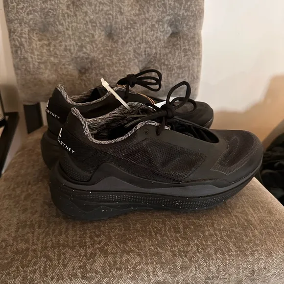 Adidas stella McCartney earthlight shoes 9.5 Nwt