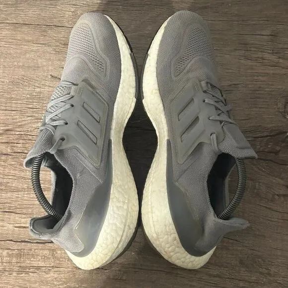 Adidas Ultraboost 22 Men’s Athletic Running Gym Shoes Size 9.5 Gray