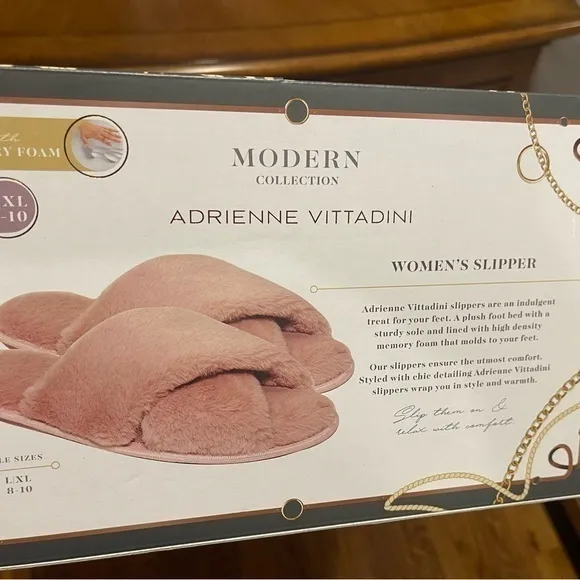 Adrienne Vittadini‎ memory foam plush slippers