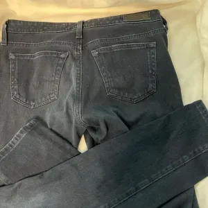 AG Deluxe Skinny Jeans Mid Rise Sz 25 EUC