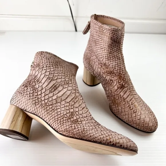 AGL Ankle Boots womens 6/36 Crocodile Texture Boots In Pink Block Heel Zipper