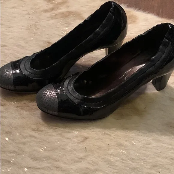 AGL Black Patent Leather Capped Toe Pumps 38 1/2 -