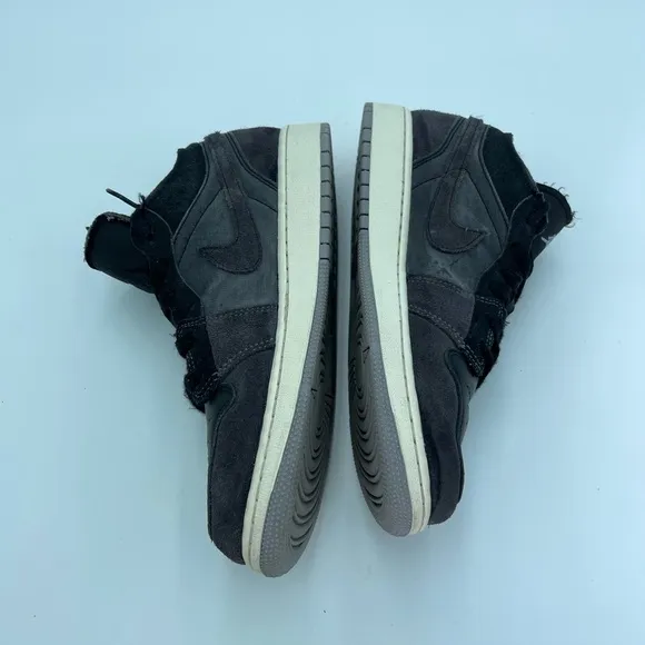 AIR JORDAN 1 LOW SE CRAFT GRADE SCHOOL LIFESTYLE SHOES