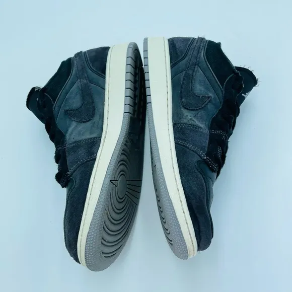AIR JORDAN 1 LOW SE CRAFT GRADE SCHOOL LIFESTYLE SHOES