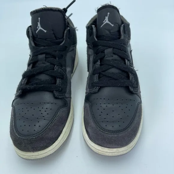 AIR JORDAN 1 LOW SE CRAFT GRADE SCHOOL LIFESTYLE SHOES