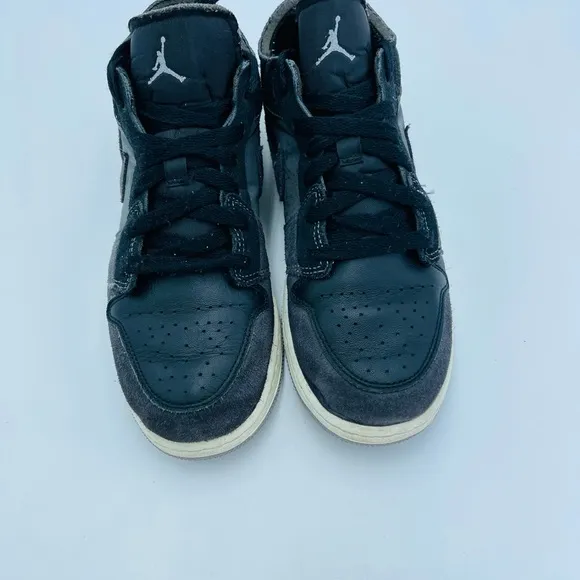 AIR JORDAN 1 LOW SE CRAFT GRADE SCHOOL LIFESTYLE SHOES