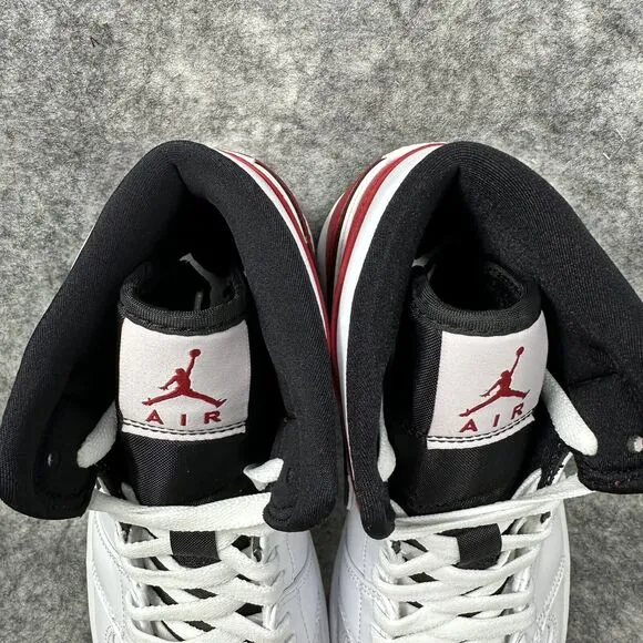 Air Jordan 1 Mid Shoes Mens Size 7.5 Chicago White Red Black 554724-116