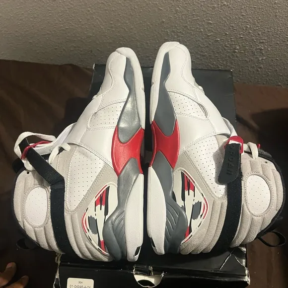 Air Jordan Nike Retro 8 Bugs Bunny Vintage