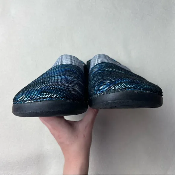 Alegria Blue Sparkle Striped Slip-On Comfort Slip-Resistant Flat Shoes Size 40