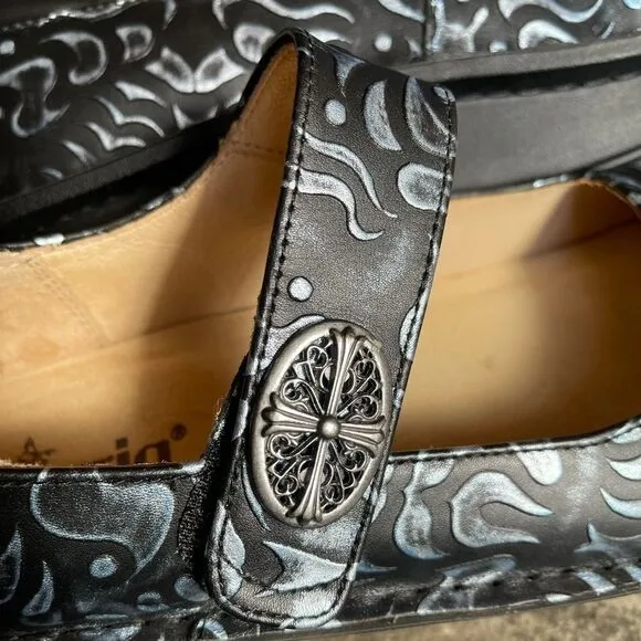 Algeria women’s shoes sz 40/10