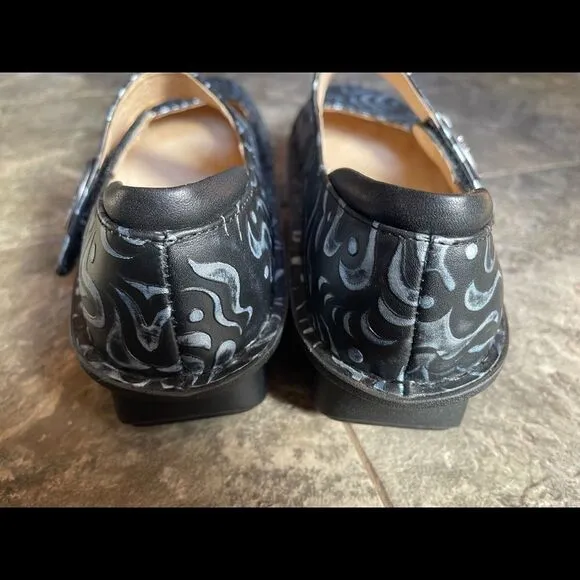 Algeria women’s shoes sz 40/10