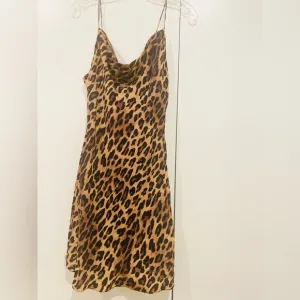 Alice   Olivia draped slip leopard print mini dress sz 6