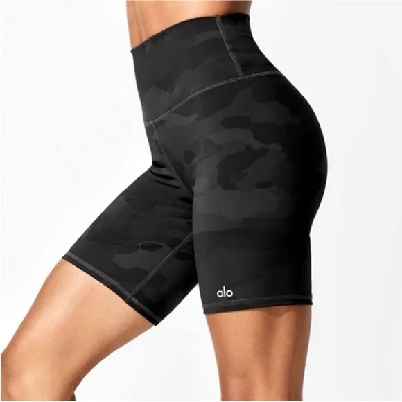 Alo High-Waist Vapor Camo Bike Shorts 8” Size XS EUC