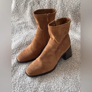 Anne Klein | Mid Calf Square Toe Suede Boots | 10