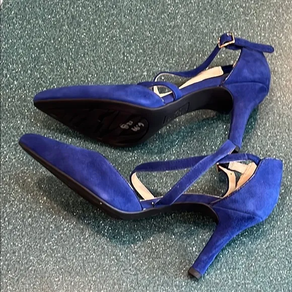 Anne Klein Women's Blue Heels Royal blue suede cross strap pumps. 8.5